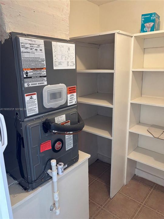 For Rent: $1,350 (0 beds, 1 baths, 576 Square Feet)