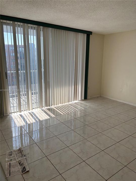 For Rent: $1,350 (0 beds, 1 baths, 576 Square Feet)