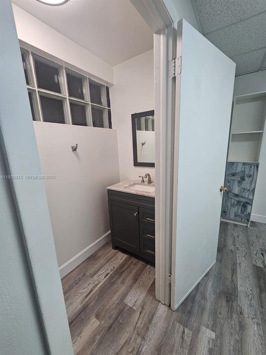 出租: $1,450 (0 贝兹, 0 浴室, 0 平方英尺)