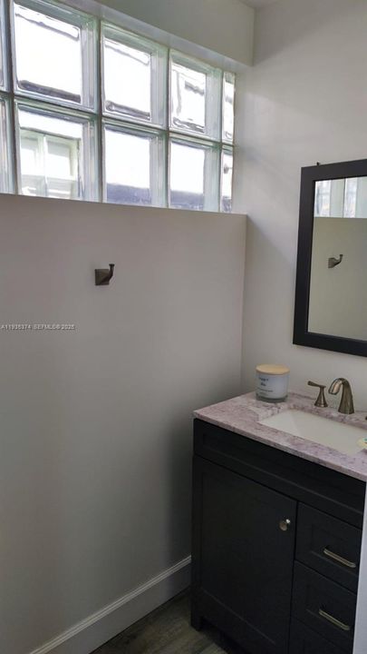 出租: $1,450 (0 贝兹, 0 浴室, 0 平方英尺)