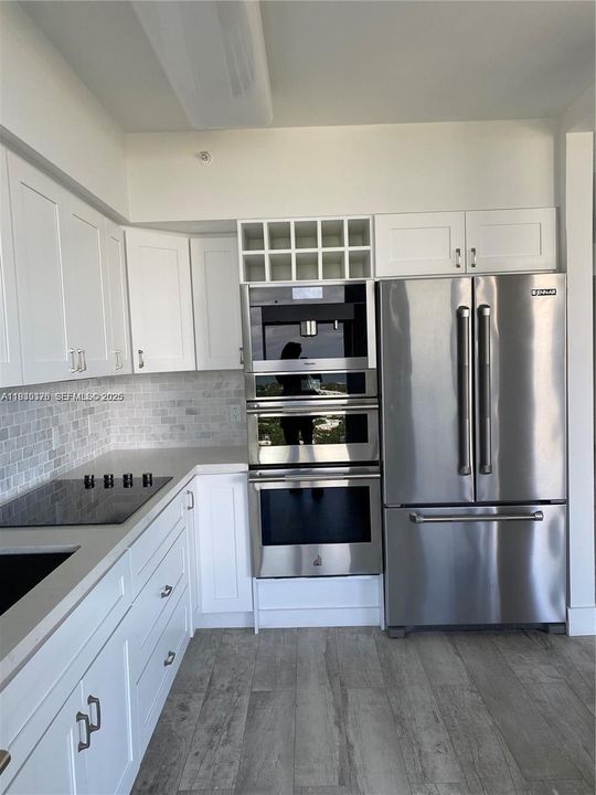 出租: $5,900 (1 贝兹, 2 浴室, 1100 平方英尺)