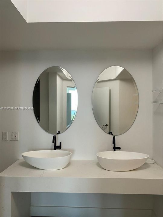 出租: $5,900 (1 贝兹, 2 浴室, 1100 平方英尺)