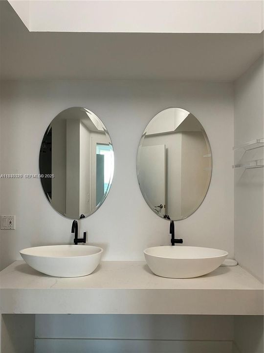 出租: $5,900 (1 贝兹, 2 浴室, 1100 平方英尺)