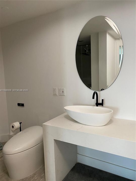 出租: $5,900 (1 贝兹, 2 浴室, 1100 平方英尺)