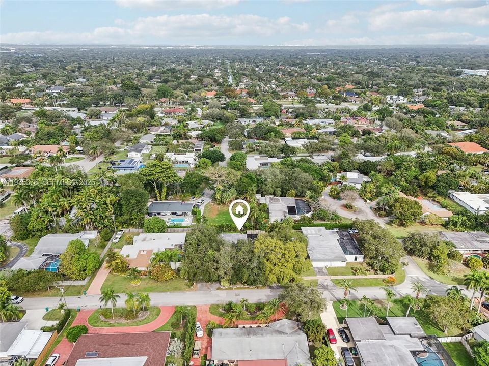 En Venta: $975,000 (3 camas, 2 baños, 2131 Pies cuadrados)