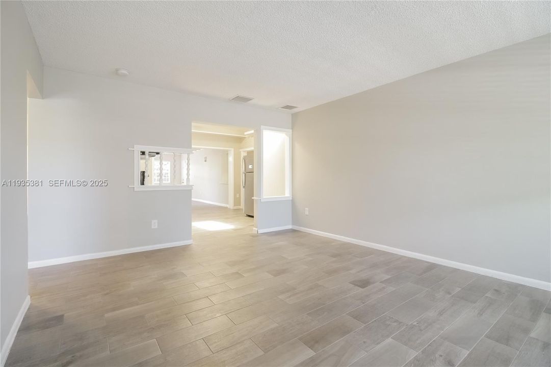 出租: $2,920 (3 贝兹, 2 浴室, 1580 平方英尺)