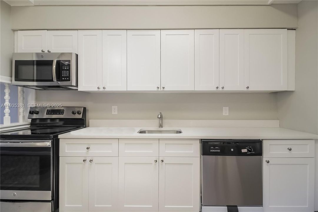 出租: $2,920 (3 贝兹, 2 浴室, 1580 平方英尺)