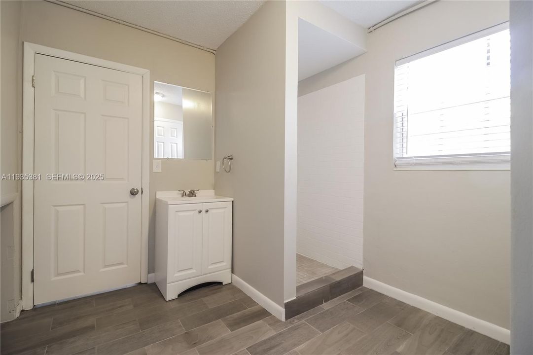 出租: $2,920 (3 贝兹, 2 浴室, 1580 平方英尺)