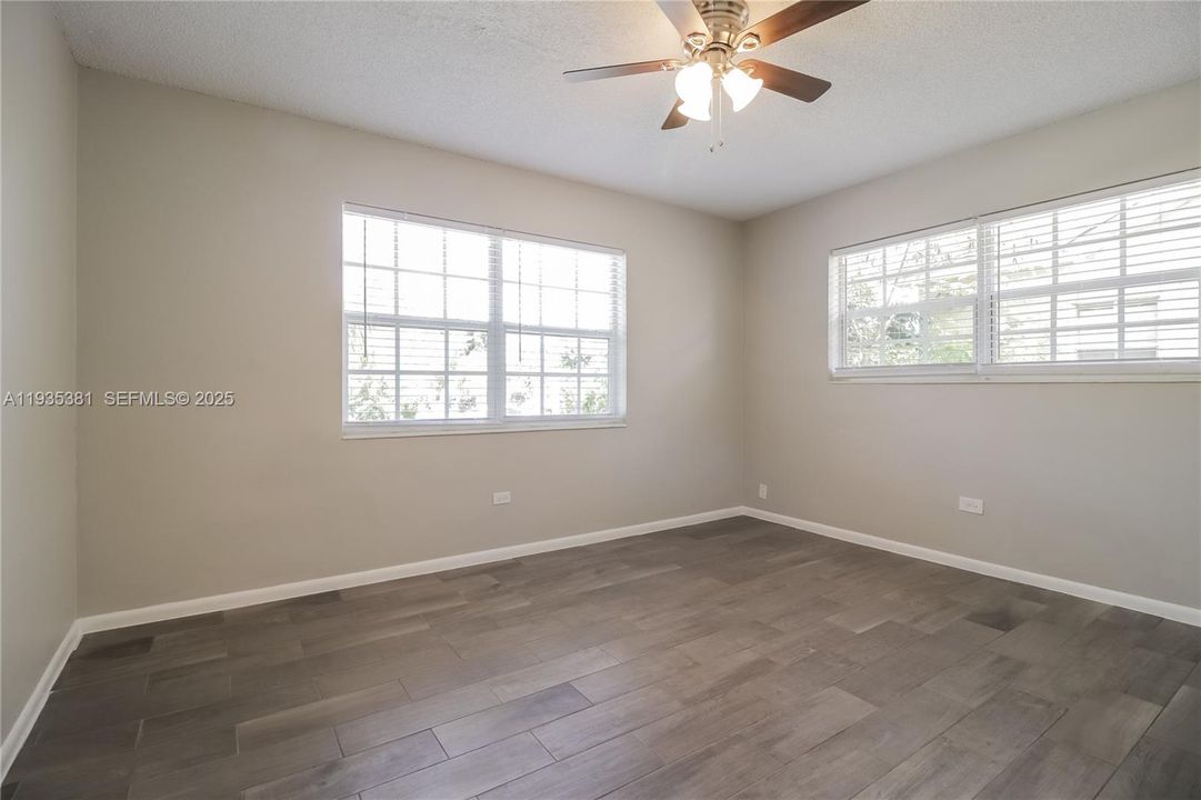 出租: $2,920 (3 贝兹, 2 浴室, 1580 平方英尺)