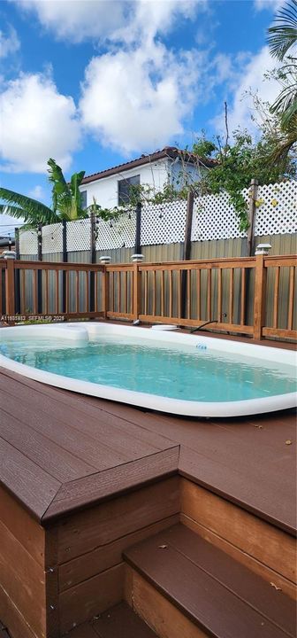 В аренду: $3,300 (4 спален, 2 ванн, 1625 Квадратных фут)