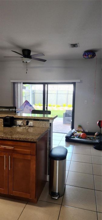 В аренду: $3,300 (4 спален, 2 ванн, 1625 Квадратных фут)