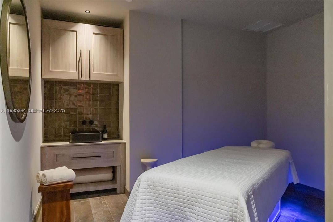 En Venta: $849,000 (2 camas, 2 baños, 837 Pies cuadrados)