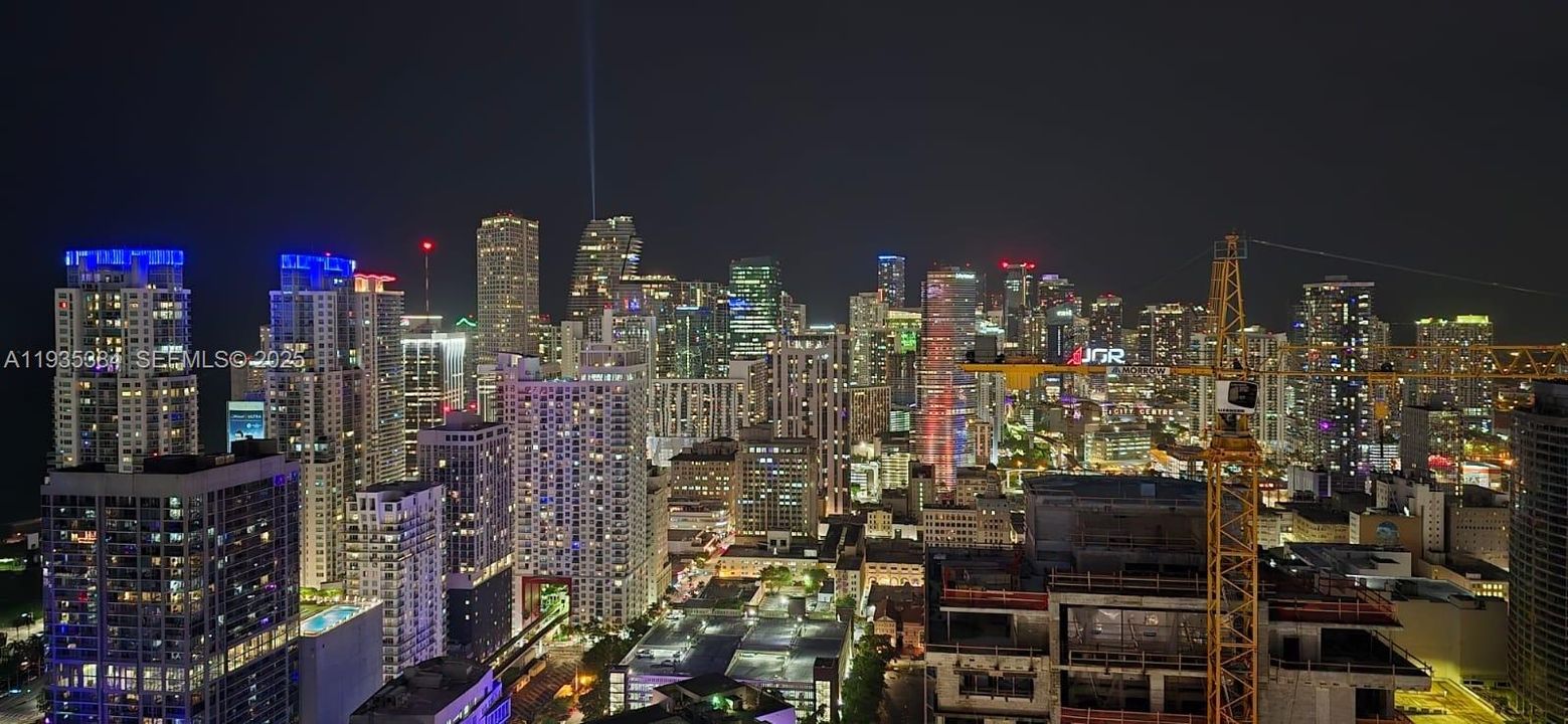 En Venta: $849,000 (2 camas, 2 baños, 837 Pies cuadrados)