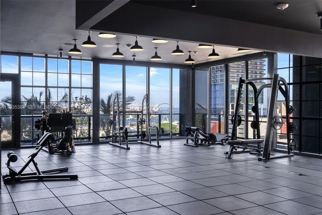 En Venta: $849,000 (2 camas, 2 baños, 837 Pies cuadrados)