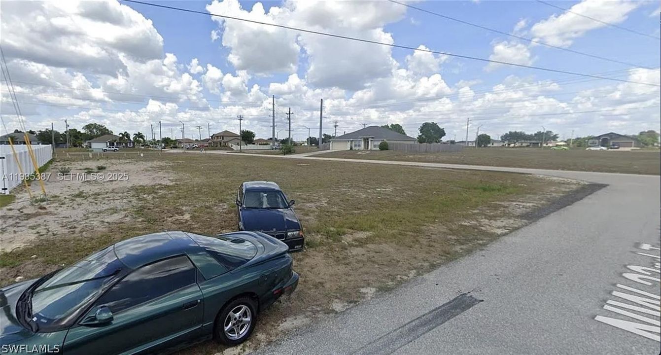 待售: $42,000 (0.28 acres)