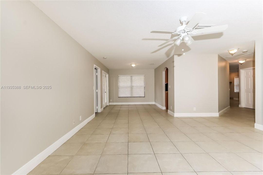 В аренду: $3,895 (3 спален, 2 ванн, 1780 Квадратных фут)