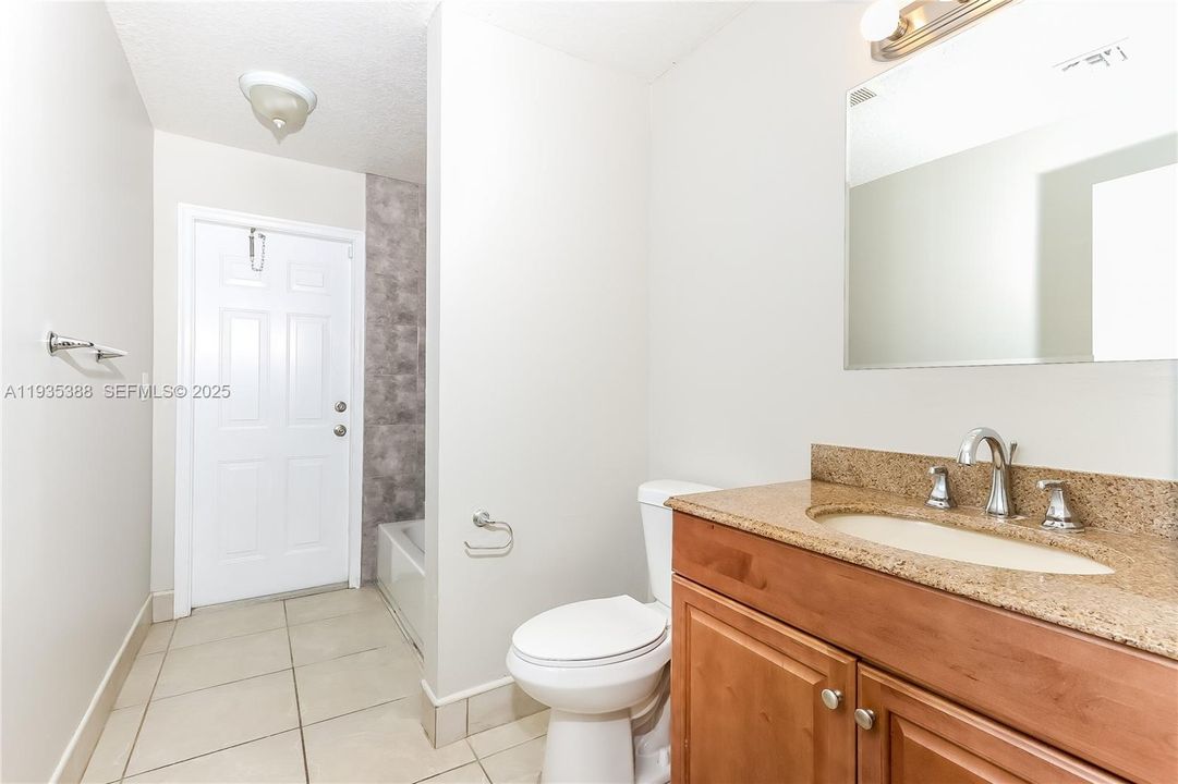 В аренду: $3,895 (3 спален, 2 ванн, 1780 Квадратных фут)