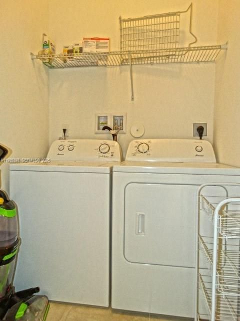 出租: $4,200 (3 贝兹, 2 浴室, 1808 平方英尺)