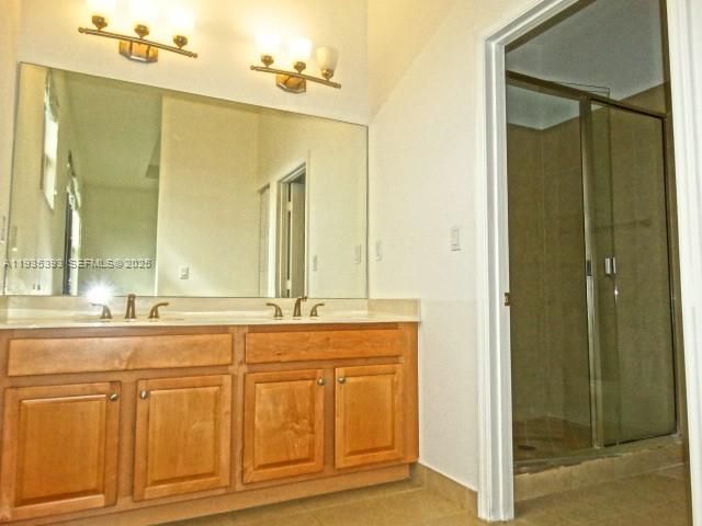 出租: $4,200 (3 贝兹, 2 浴室, 1808 平方英尺)