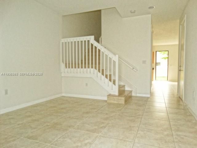 出租: $4,200 (3 贝兹, 2 浴室, 1808 平方英尺)