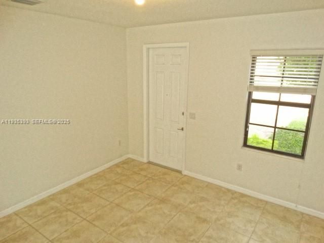 出租: $4,200 (3 贝兹, 2 浴室, 1808 平方英尺)