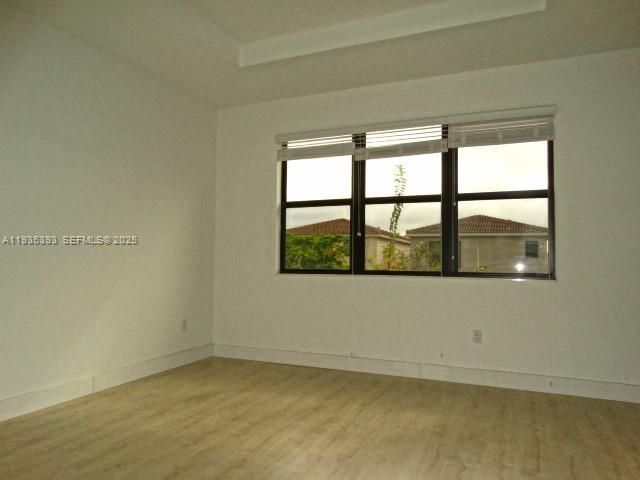 出租: $4,200 (3 贝兹, 2 浴室, 1808 平方英尺)