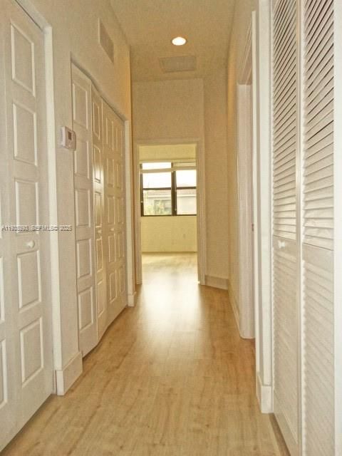 出租: $4,200 (3 贝兹, 2 浴室, 1808 平方英尺)