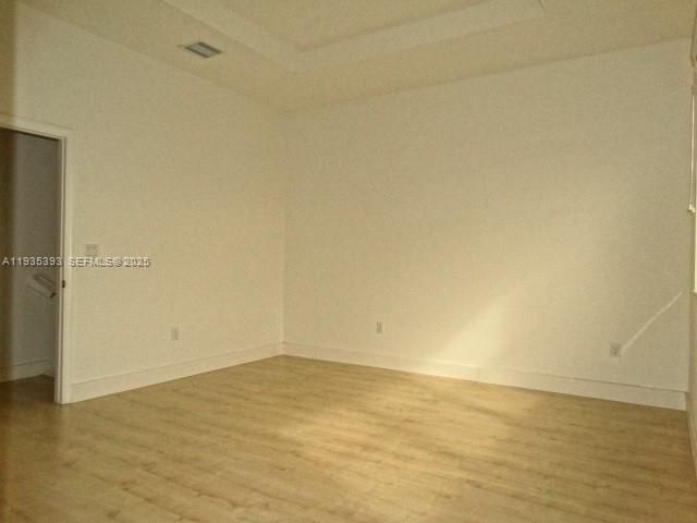 出租: $4,200 (3 贝兹, 2 浴室, 1808 平方英尺)