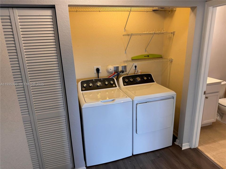 For Rent: $2,450 (3 beds, 2 baths, 1264 Square Feet)