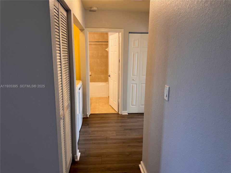 For Rent: $2,450 (3 beds, 2 baths, 1264 Square Feet)