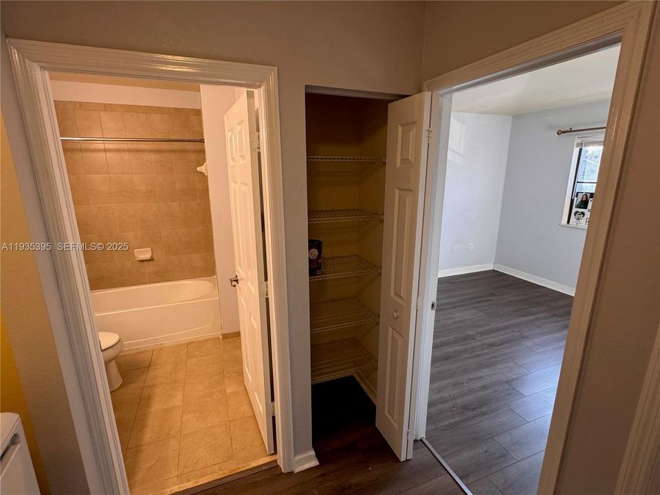 For Rent: $2,450 (3 beds, 2 baths, 1264 Square Feet)