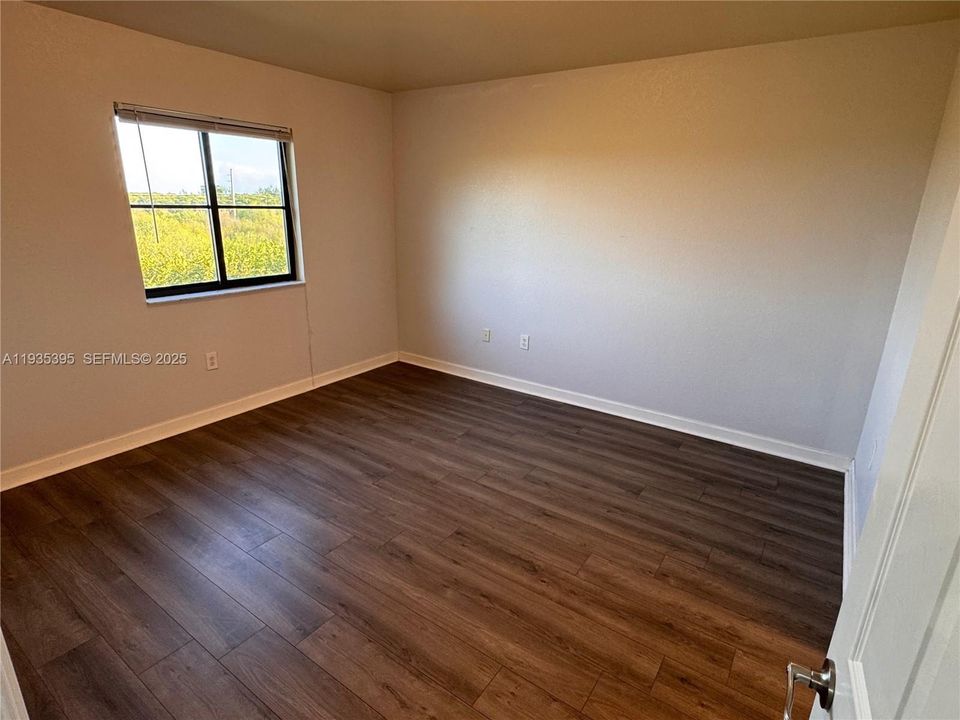 For Rent: $2,450 (3 beds, 2 baths, 1264 Square Feet)