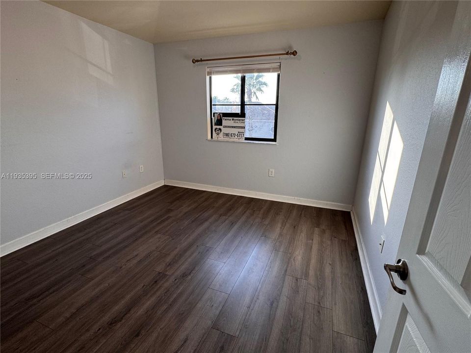 For Rent: $2,450 (3 beds, 2 baths, 1264 Square Feet)