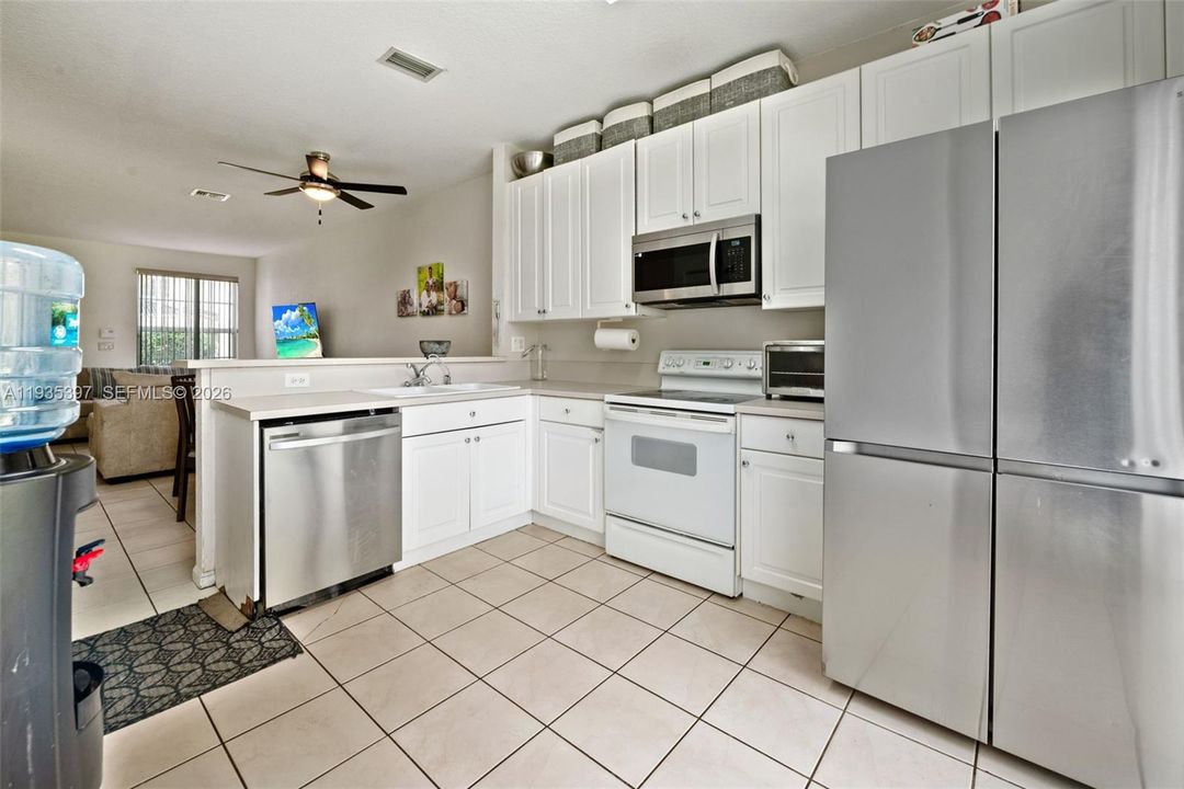 待售: $465,000 (3 贝兹, 3 浴室, 1694 平方英尺)