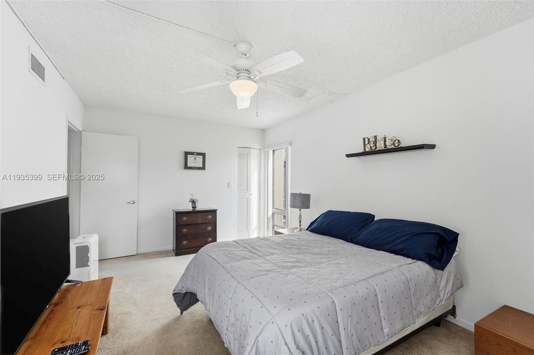 На продажу: $288,000 (3 спален, 2 ванн, 1700 Квадратных фут)