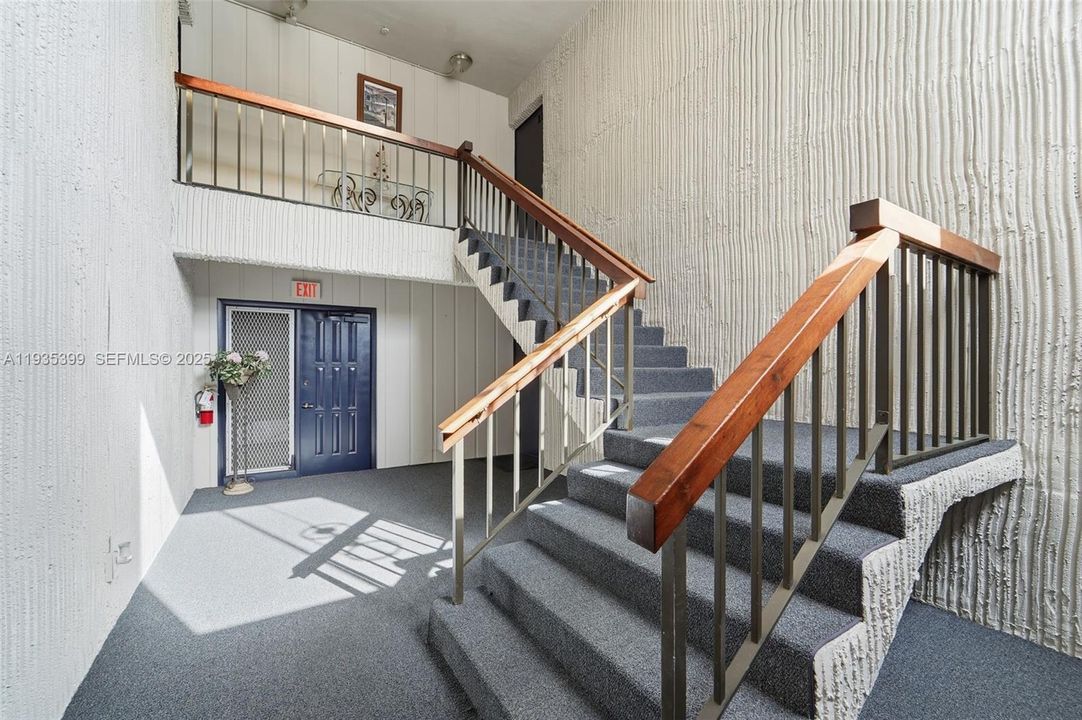 На продажу: $288,000 (3 спален, 2 ванн, 1700 Квадратных фут)