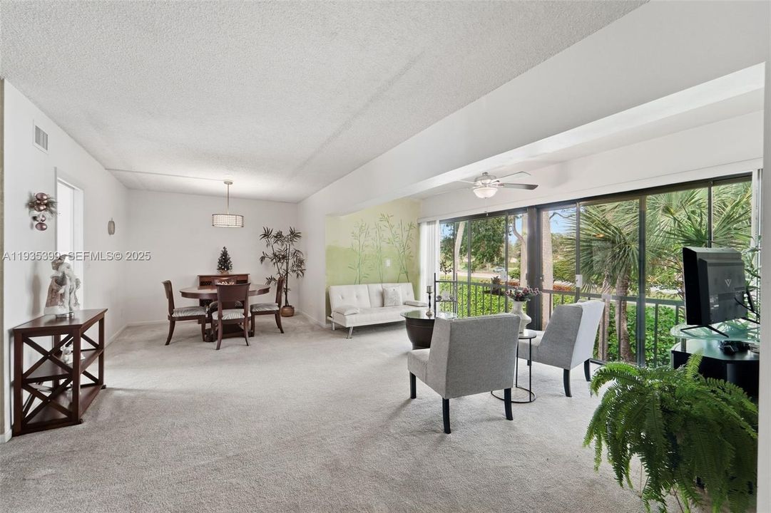 На продажу: $288,000 (3 спален, 2 ванн, 1700 Квадратных фут)