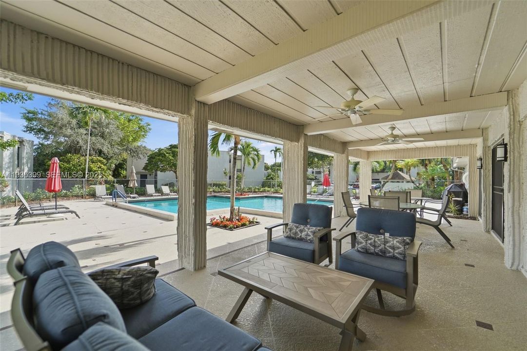 На продажу: $288,000 (3 спален, 2 ванн, 1700 Квадратных фут)