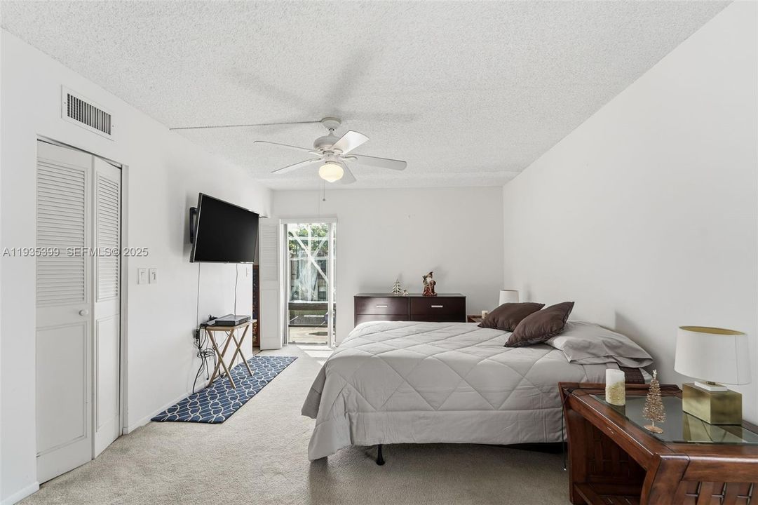 На продажу: $288,000 (3 спален, 2 ванн, 1700 Квадратных фут)