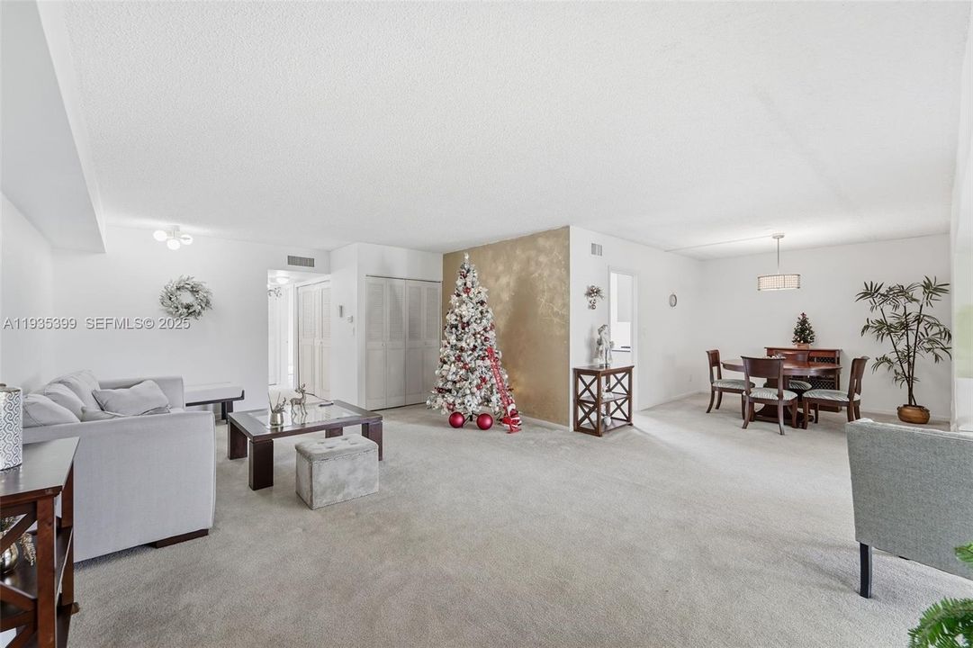 На продажу: $288,000 (3 спален, 2 ванн, 1700 Квадратных фут)