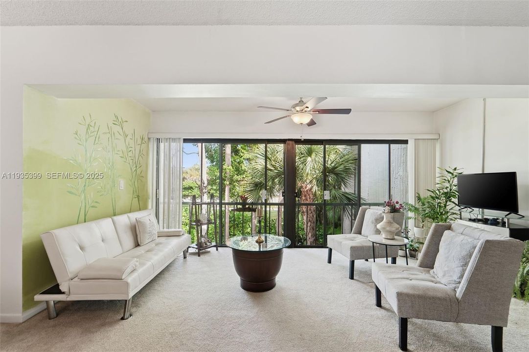 На продажу: $288,000 (3 спален, 2 ванн, 1700 Квадратных фут)