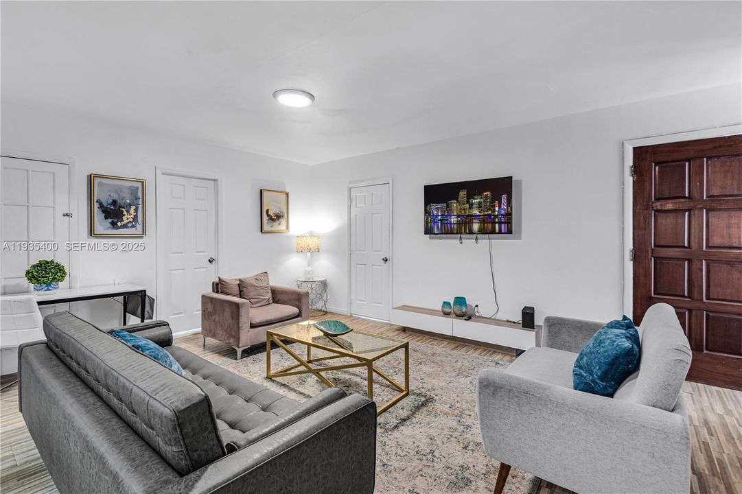 For Rent: $3,500 (4 beds, 2 baths, 2382 Square Feet)