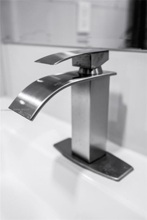 For Rent: $3,500 (4 beds, 2 baths, 2382 Square Feet)