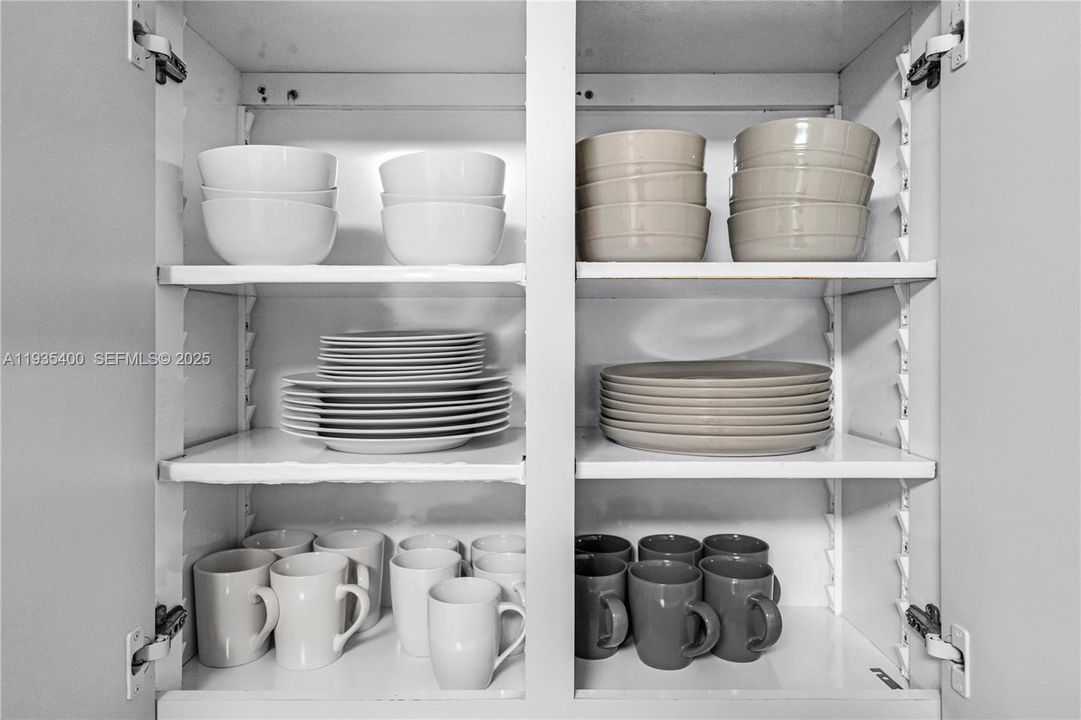 For Rent: $3,500 (4 beds, 2 baths, 2382 Square Feet)