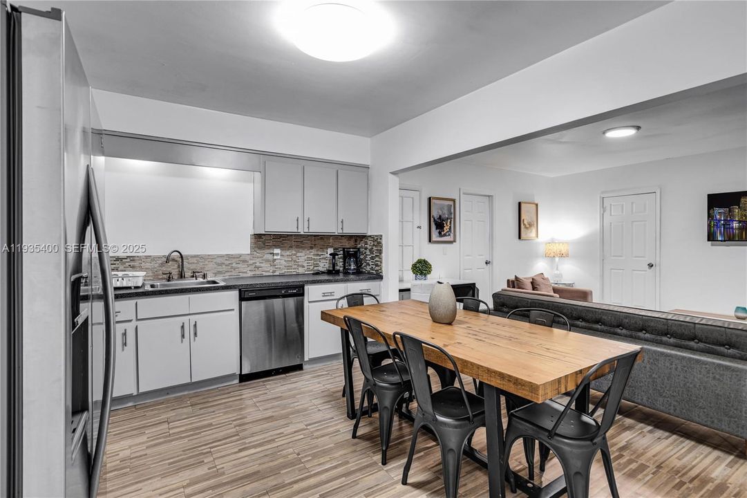 For Rent: $3,500 (4 beds, 2 baths, 2382 Square Feet)