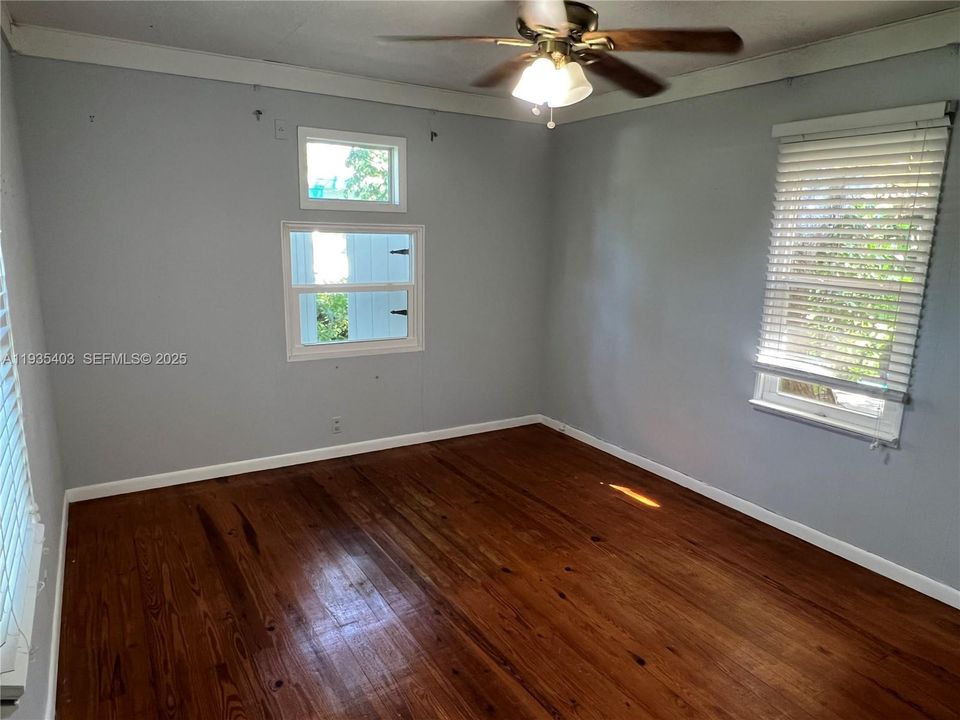 В аренду: $3,000 (2 спален, 1 ванн, 892 Квадратных фут)