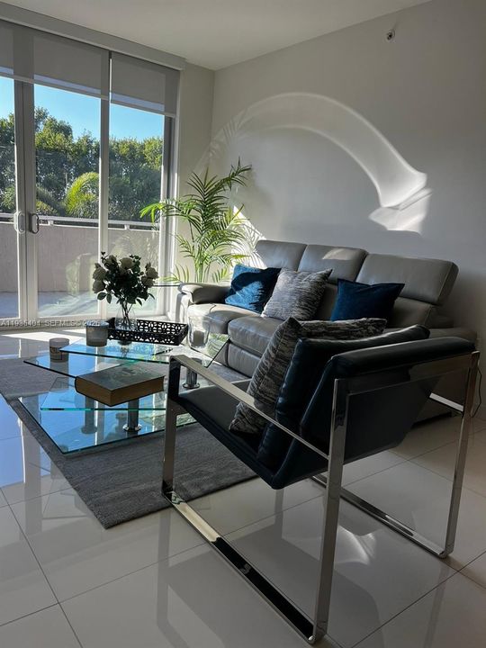 待售: $415,000 (2 贝兹, 2 浴室, 1130 平方英尺)