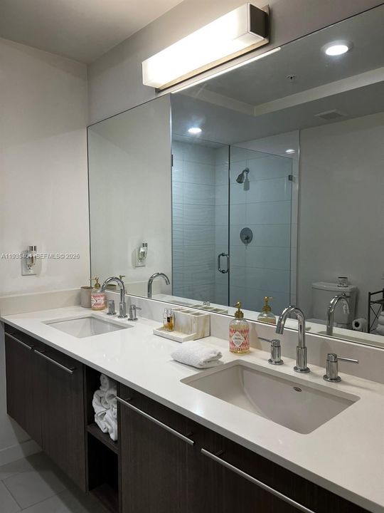 待售: $415,000 (2 贝兹, 2 浴室, 1130 平方英尺)