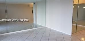 For Rent: $1,600 (1 beds, 1 baths, 900 Square Feet)