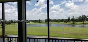 For Rent: $1,600 (1 beds, 1 baths, 900 Square Feet)